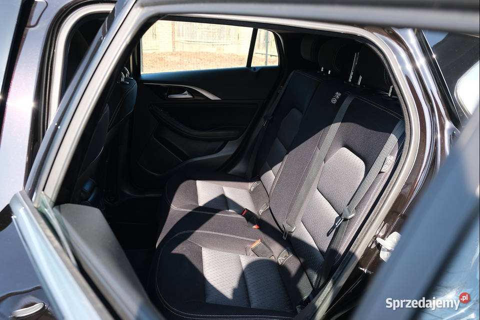 Infiniti Q30 nawigacja climatronic czujnik parkowania Zamość