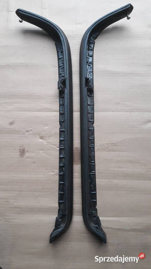 Mercedes W123 Listwy pod tylne lampy