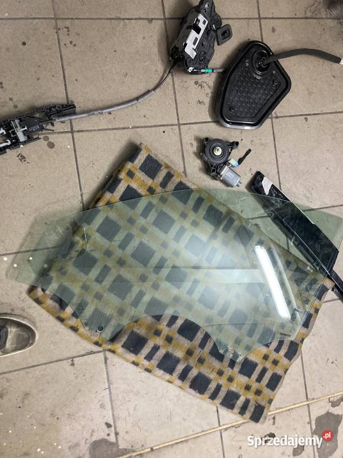 Szyba Boczne Drzwi Lewe Przednie do Audi q3 83a Chorzów