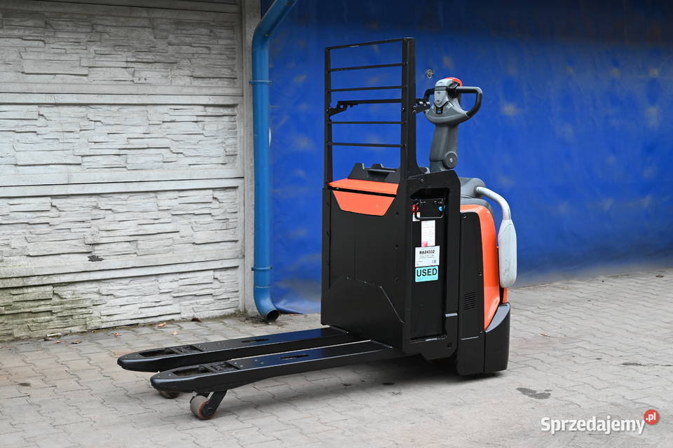 Paleciak elektryczny Toyota BT LPE 200 2000 2016 Toyota śląskie Częstochowa