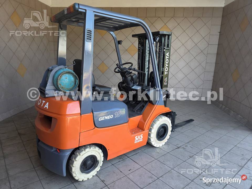 Wózek widłowy TOYOTA 7FGF15 1500 Triplex TOYOTA Lędziny