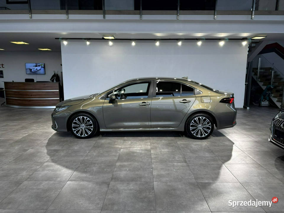 Toyota Corolla Executive 18 hybrid 122 CVT Myślenice sprzedam