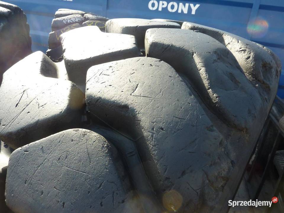 Opona używana przemysłowa 235R25 BRIDGESTONE Bridgestone Zaścianki