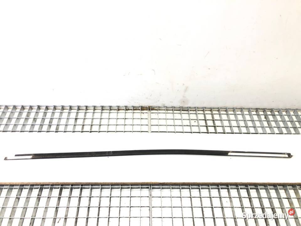 LISTWA ZGARNIAJĄCA PRZÓD PRAWA BMW F01 Listwy sprzedam