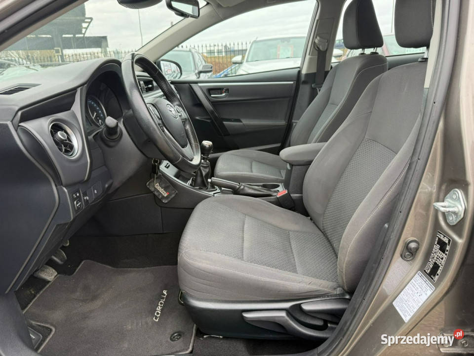 Toyota Corolla Seria E16 2012 nieuszkodzony Słupsk