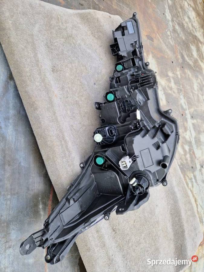 Toyota Corolla E210 E21 HB Kombi reflektor Full osobowe Mielec