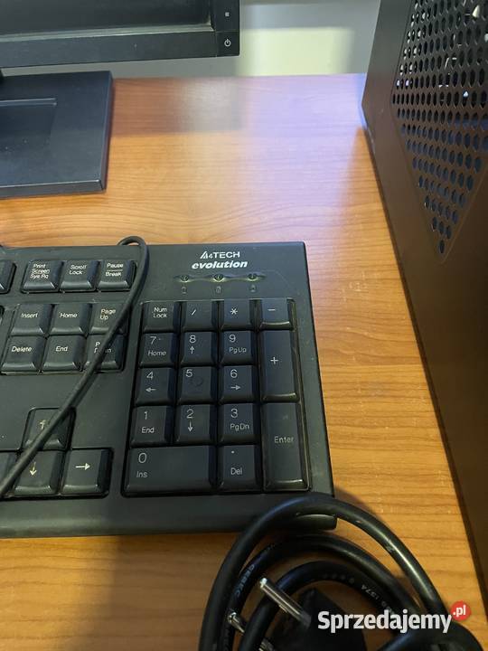 Zestaw komputer monitor klawiatura śląskie Tychy sprzedam