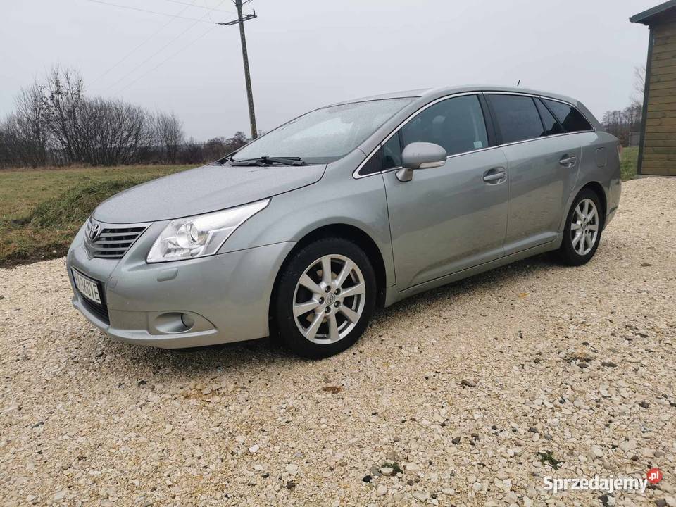 Toyota Avensis 2009 r benzyna LPG Rok produkcji 2009