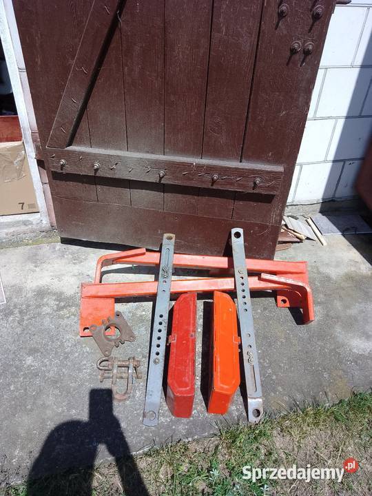 Wsporniki i skrzynki do MF255 3512 sprzedam