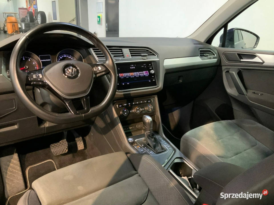 Volkswagen Tiguan II 20162024 granatowy