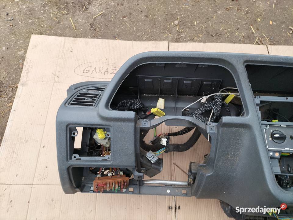PEUGEOT 306 XN 14 B DESKA ROŹDZIELCZA KONSOLA osobowe Kamień-Kolonia