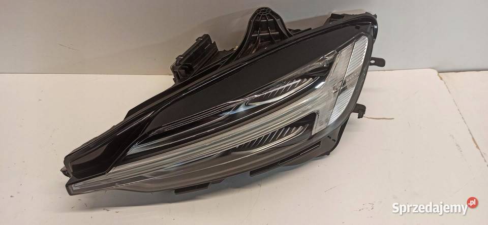 VOLVO V60 CC LAMPA LEWY PRZÓD ANGLIK RHD osobowe dolnośląskie
