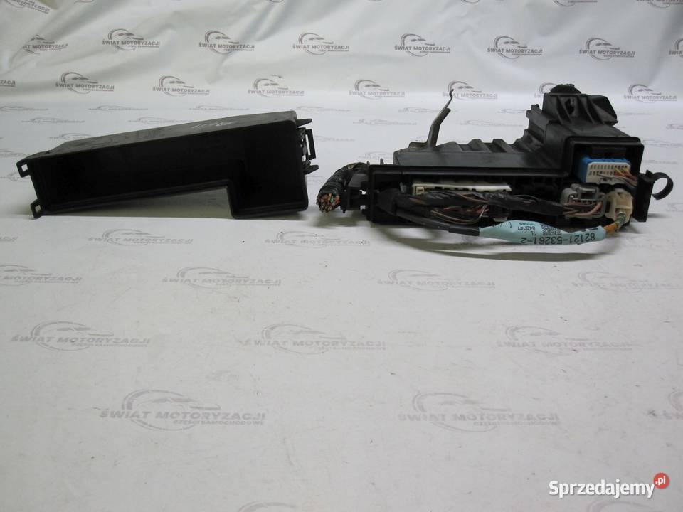 LEXUS IS II 22 D 08r skrzynka bezpieczników