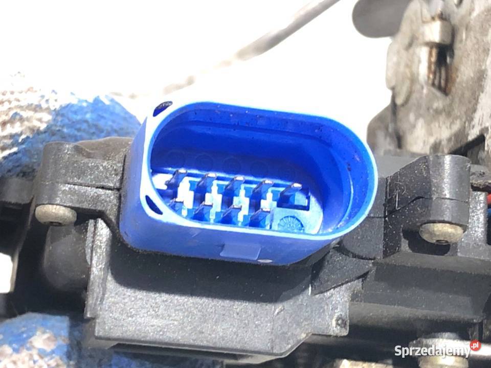 ZAMEK DRZWI LEWY PRZÓD AUDI A3 8P Hatchback