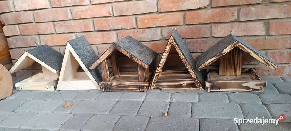 Karmnik ptaków drewniany trójkątny