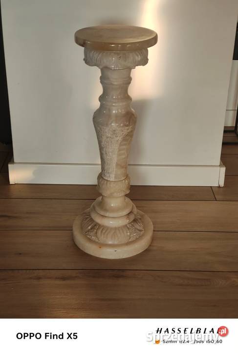 Kolumna z alabastru kwietnik wielkopolskie Wola Podłężna