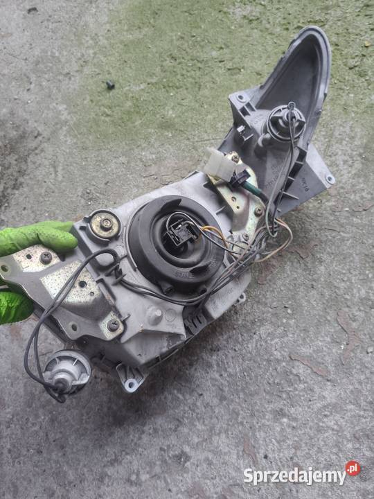 Suzuki burgmam an 400 lampa reflektor przód