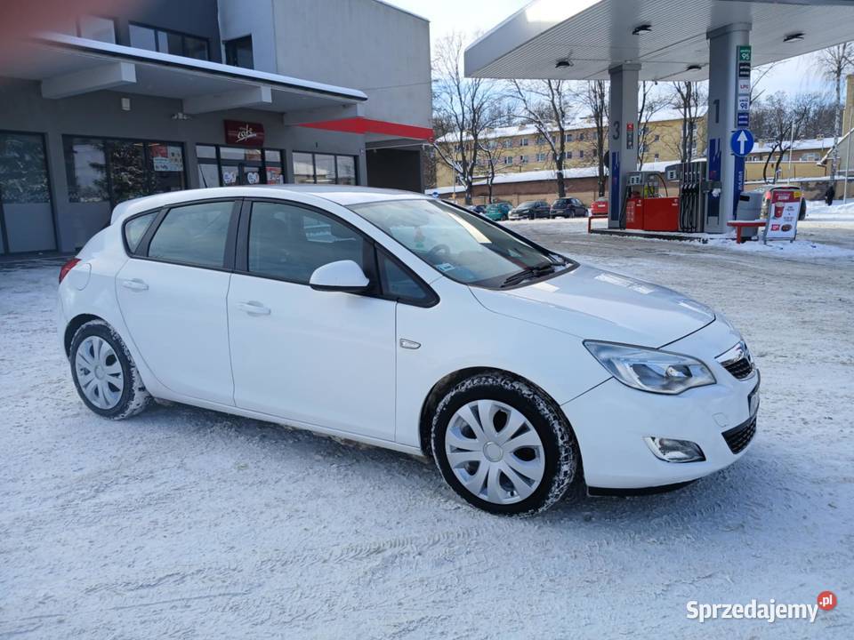 Opel Astra J 14GAZ Bez Korozji 2010r Manualna Przeworsk