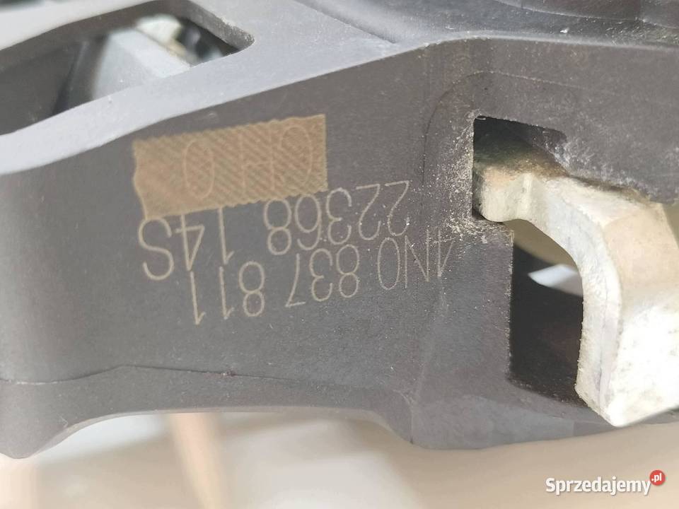 KLAMKA ZEWNĘTRZNA LEWA TYŁ LX7J 4N0837811 Audi Rok produkcji 2018 Klamki