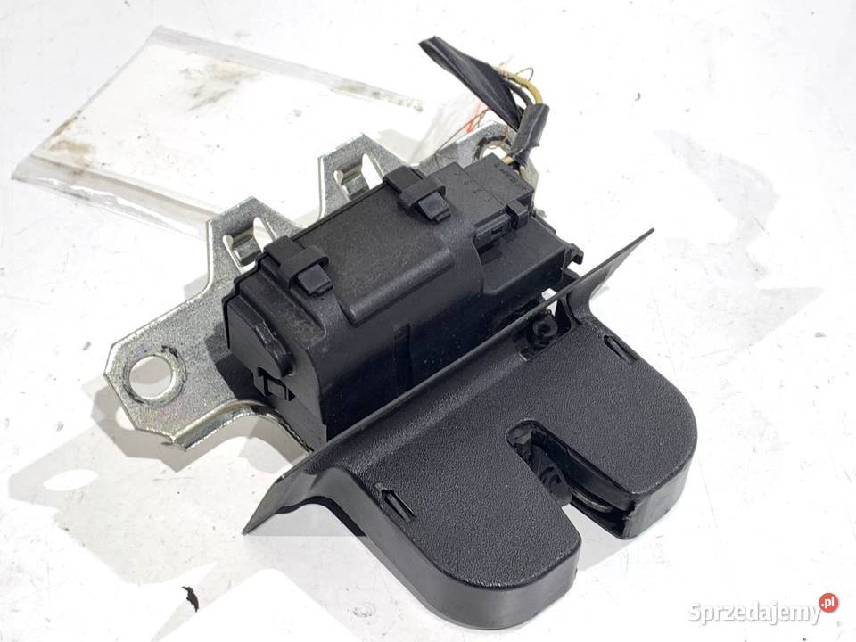 ZAMEK KLAPY TYŁ OPEL INSIGNIA A Hatchback sprzedam