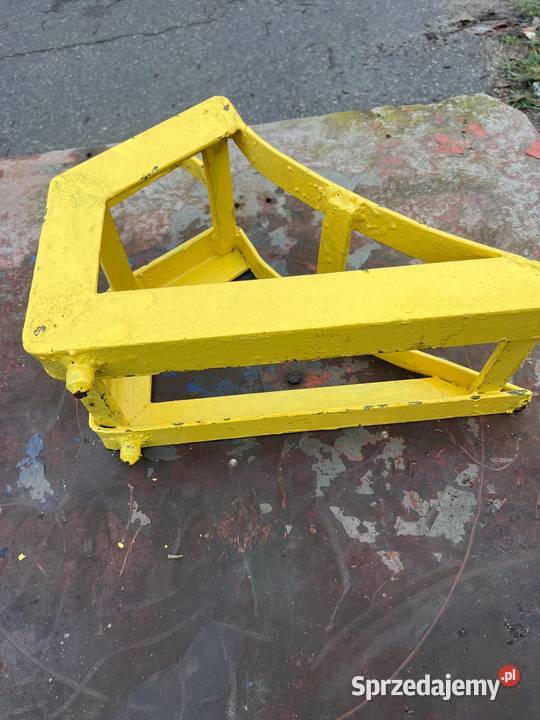 Klin stalowy pod koła wojskowy ciężarowy Serock