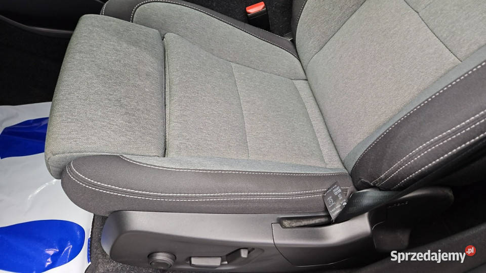 Volvo XC 40 B3 Plus Dark aut Z Polskiego Salonu Warszawa
