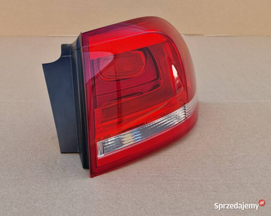 VW TOUAREG LAMPA PRAWA TYŁ TYLNA ORYGINAŁ Lampy tylne Bieleń