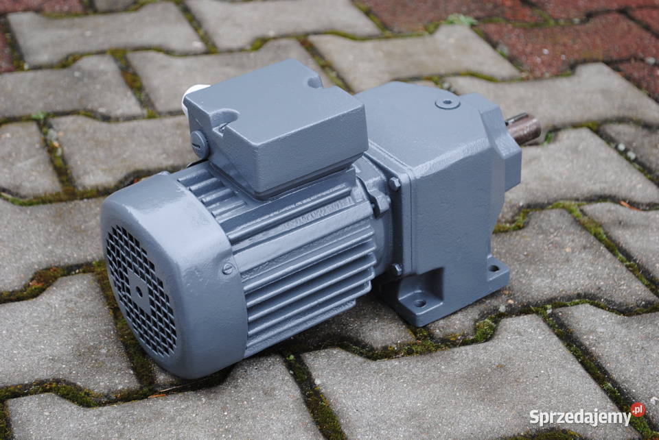 Motoreduktor 025kw 177obrmin Firmy KEB Kargowa