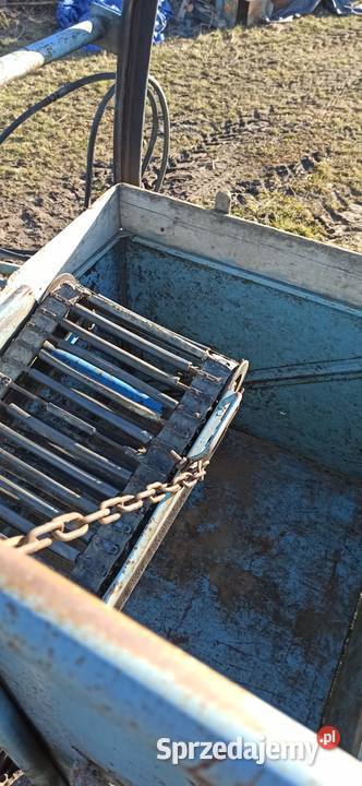 Sprzedam kombajn Karlik do kopania chrzanu i nieuszkodzony Do ziemniaków i warzyw Lipnik