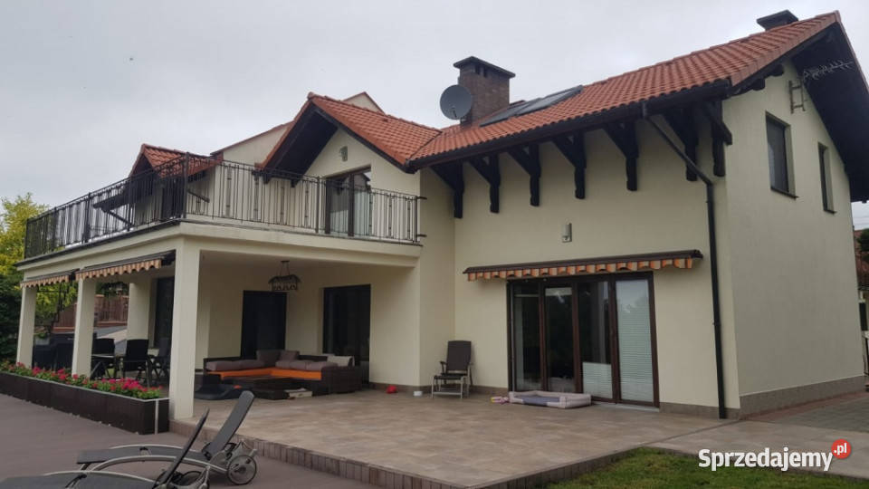 Dom z linią brzegową Rzeki Brdy asfalt pomorskie Rytel