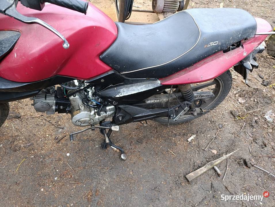 Sprzedam motor zarejestrowany i ubezpieczony wielkopolskie Osiek sprzedam