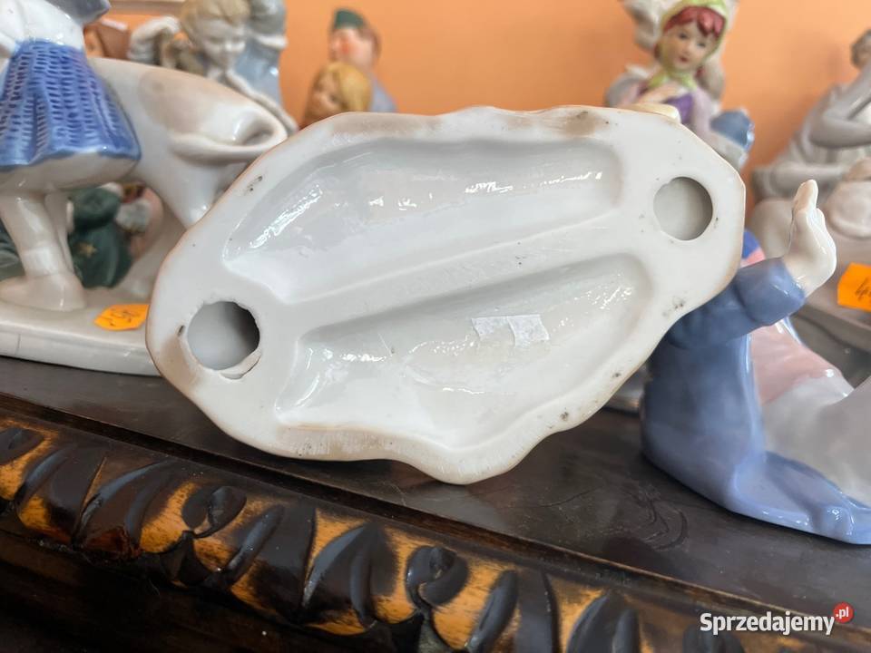 Figurka Para z kwiatami