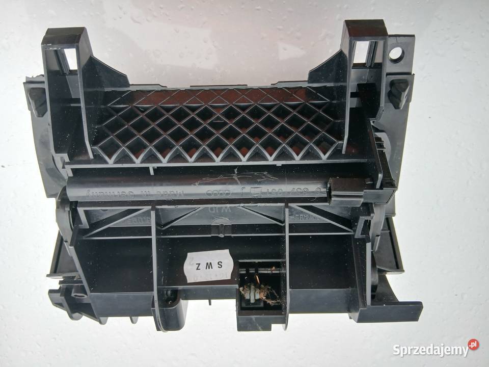 Audi A4 B6 B7 popielniczka przód drewno Szczerbice