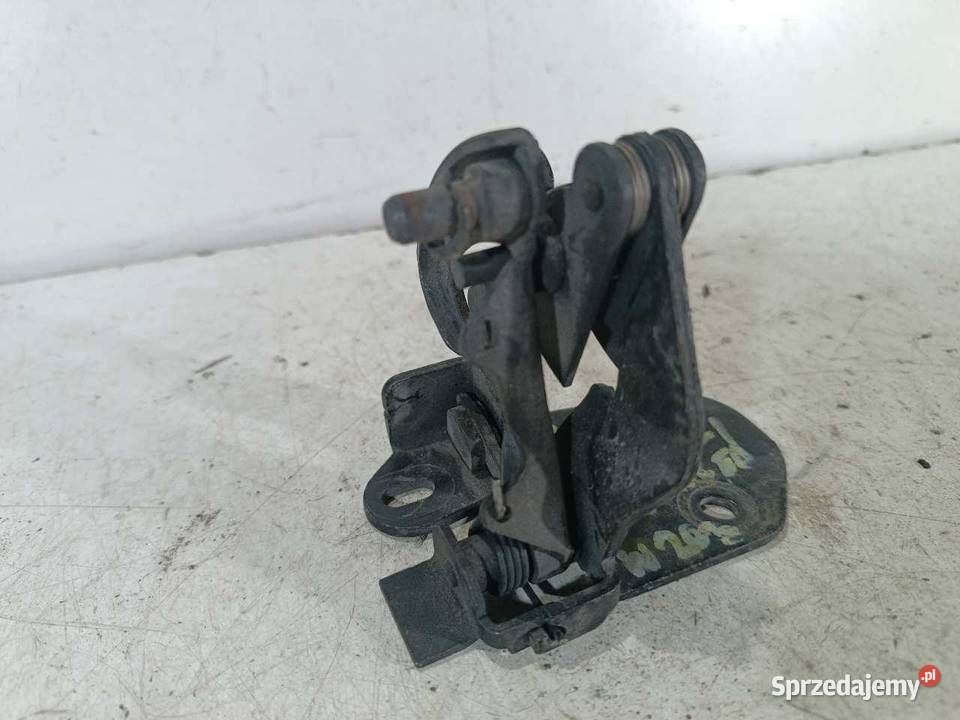 ZAMEK MASKI MERCEDES W203 A2038800264