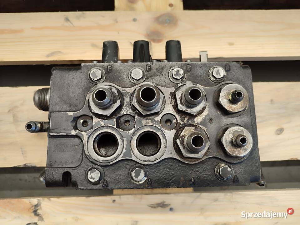 Rozdzielacz hydrauliczny 161B0014 319D28348 Pozostałe wielkopolskie Wilkowo sprzedam