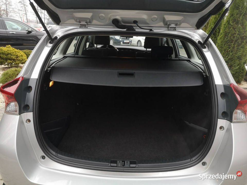 Toyota Auris 16 Benzyna 132 Salon LIFT 1Właś pełny VAT Strzegom
