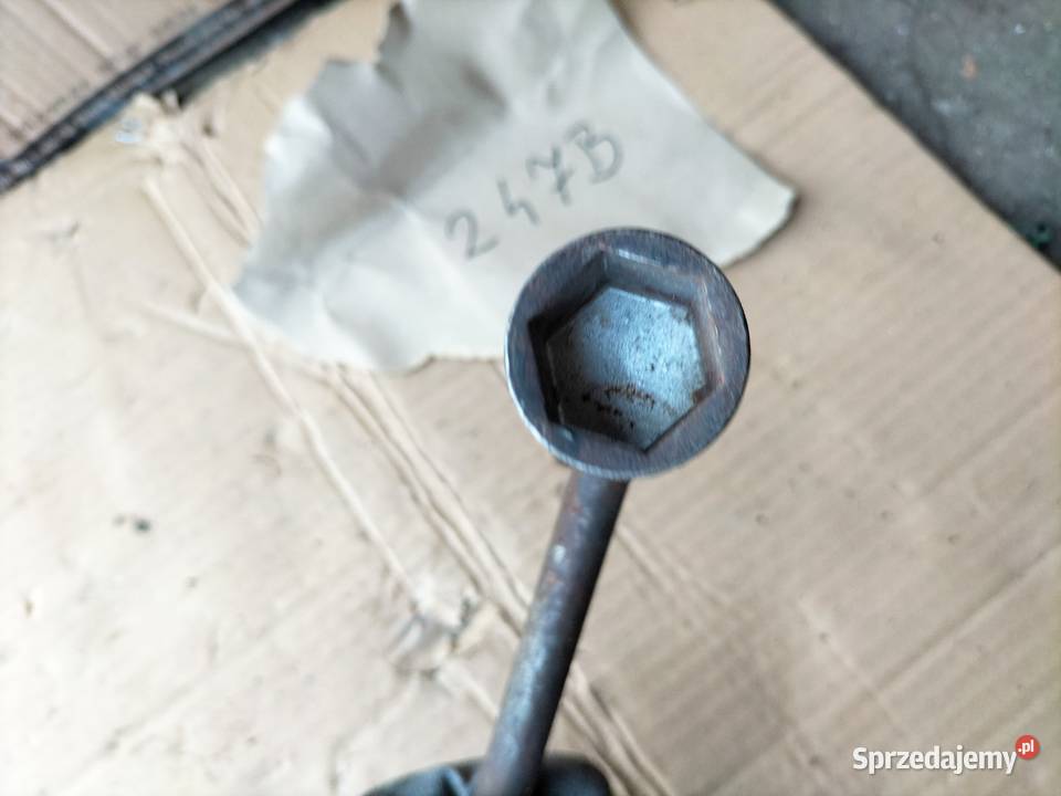 NISSAN KLUCZ DO KÓŁ R21