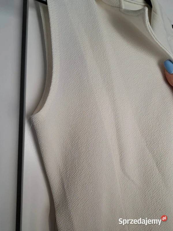 Stylowa biała kamizelka dłuższa z paskiem Marynarki i żakiety Trąbki Wielkie