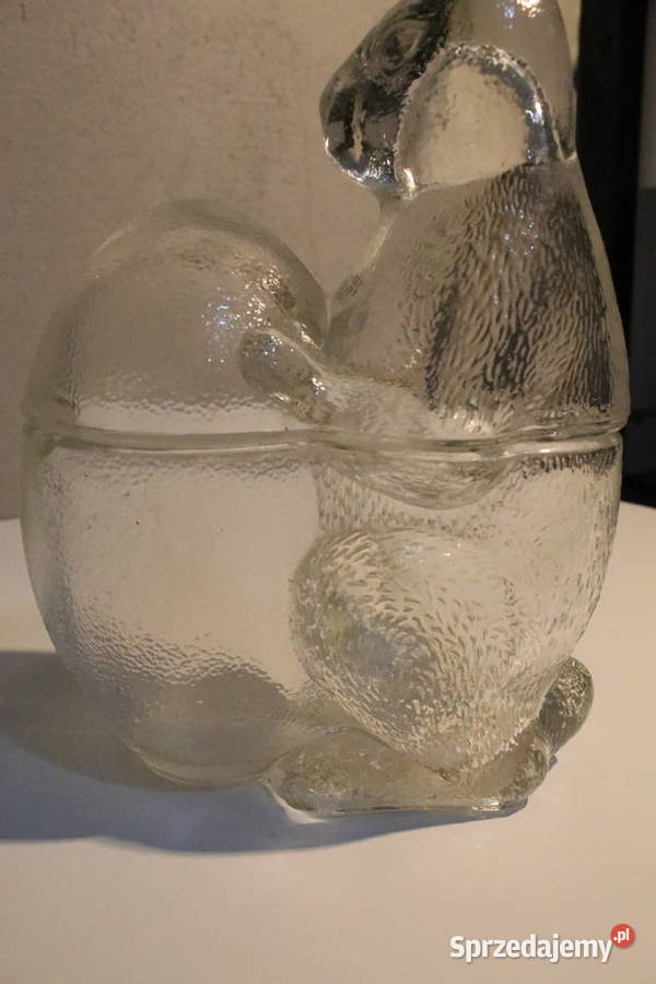 Szklany królik z jajkiem PRL bombonierka Wrocław