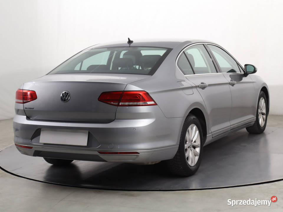 VW Passat 15 TSI światła LED Katowice