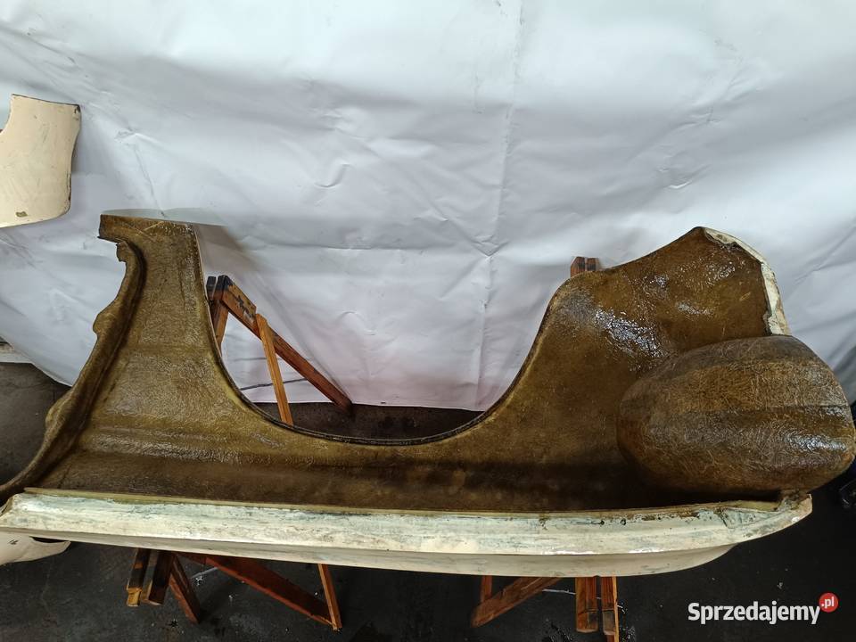 Błotniki Audi 60 L F103 Prawy i lewy stan db Części samochodowe Mikołów sprzedam