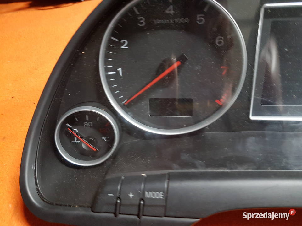 AUDI A4 B6 20 TSI LICZNIK ZEGARY 8E0920900L Części samochodowe Turek