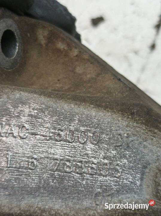 ŁAPA WSPORNIK 736813 16 16V THP Bmw Seria 1 II Rok produkcji 2013