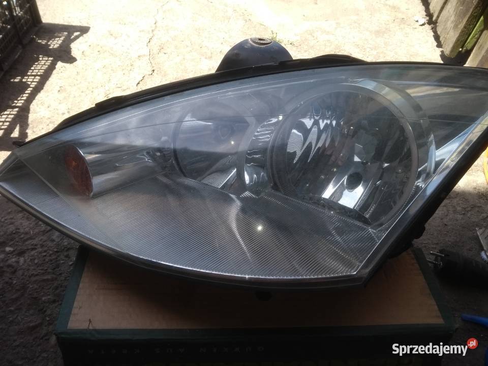 Sprzedam lampę lewa ford focus mk1 kombi 2002r osobowe Miłakowo