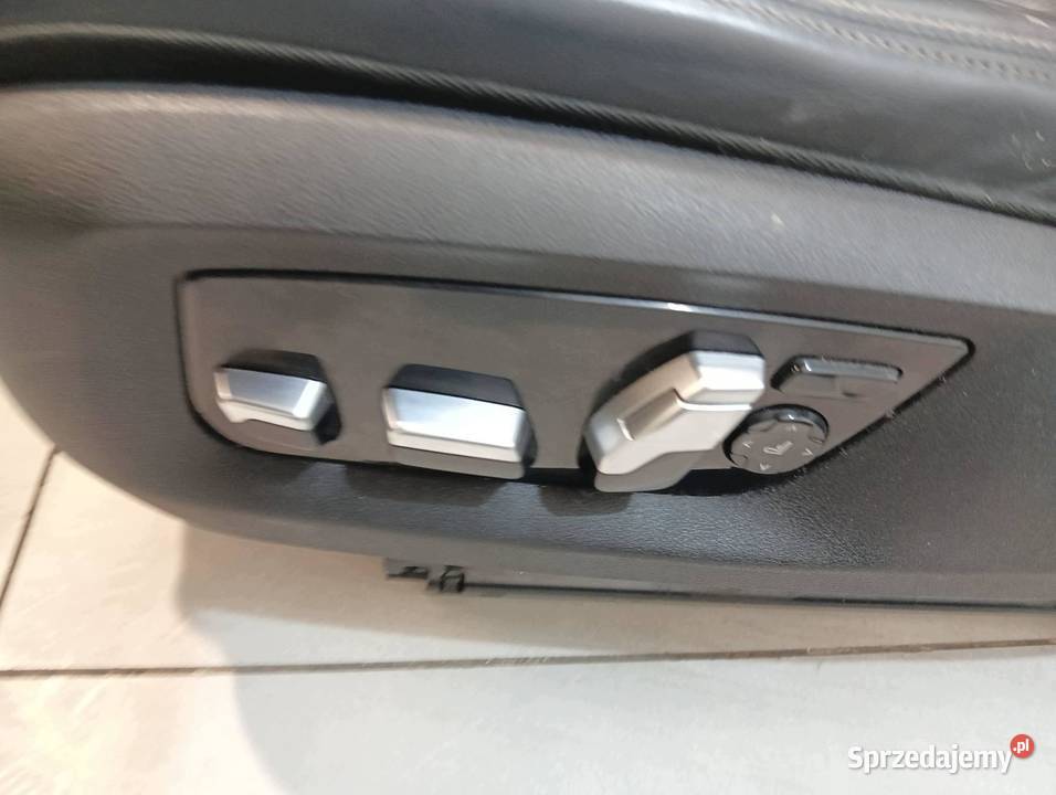 FOTELE KANAPA BOCZKI ELEKTRYCZNE GRZANE G30 Bmw Rok produkcji 2019