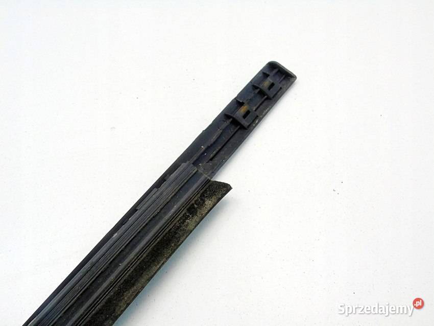 Uszczelka parapet zewnętrzny szyby lewy przód osobowe śląskie Sosnowiec