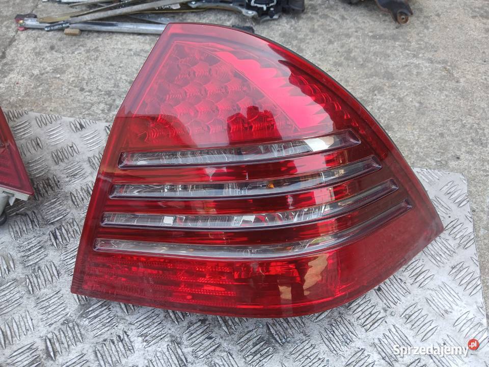 Lampa tył tylna komplet Mercedes w203 C klasa Lampy tylne sprzedam