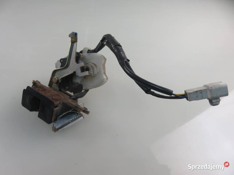 ZAMEK KLAPY TOYOTA AVENSIS VERSO M2