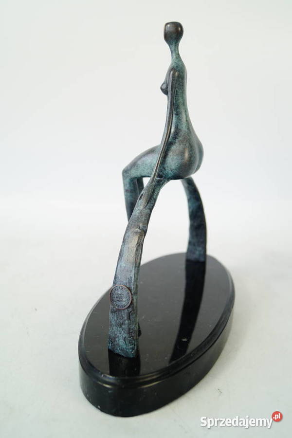 Figura z brązu rzeźba Nowoczesna siedzaca Antyki sprzedam