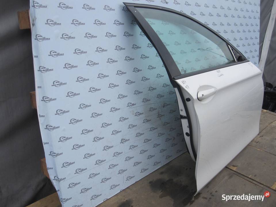 BMW F10 LIFT drzwi prawe przód